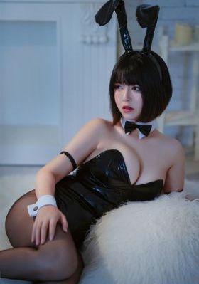 他掀开裙子舌头伸进去动漫软件_720在线观看完整版